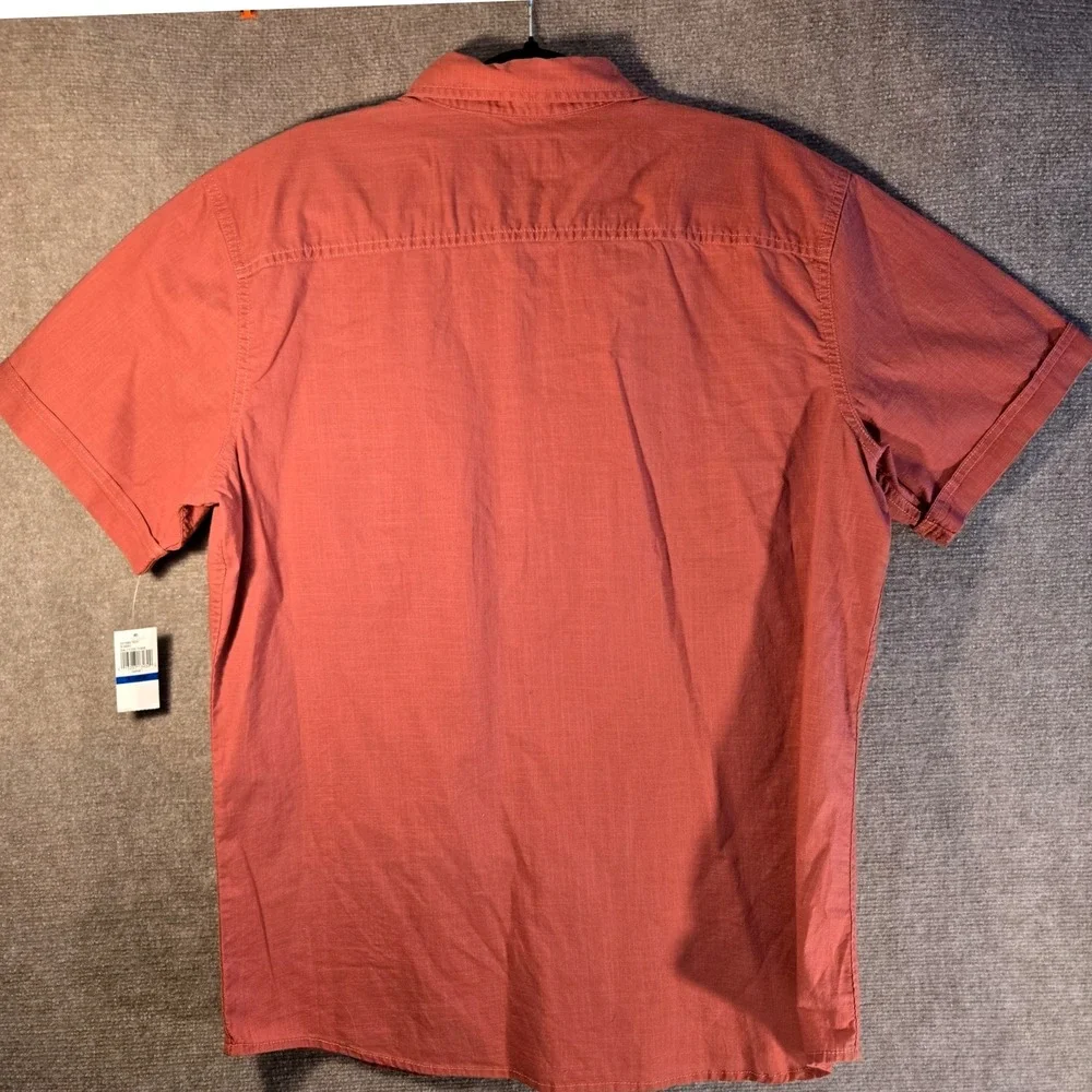 GH Bass Shirt Mens XL Red Short Sleeves Lightweight Button‎ Up NWT